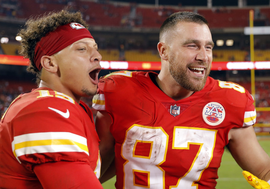 Patrick Mahomes, Travis Kelce Draw MJ-Pippen Comparison as Chiefs Rally  Past Chargers, News, Scores, Highlights, Stats, and Rumors