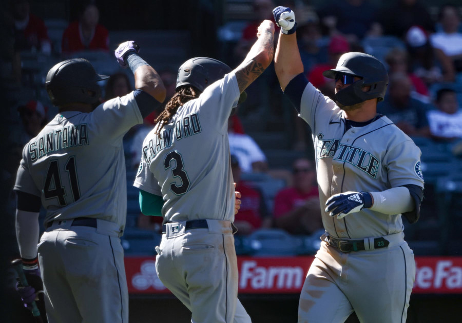 Mariners clinch 1st postseason berth since 2001 with Raleigh's walk-off HR