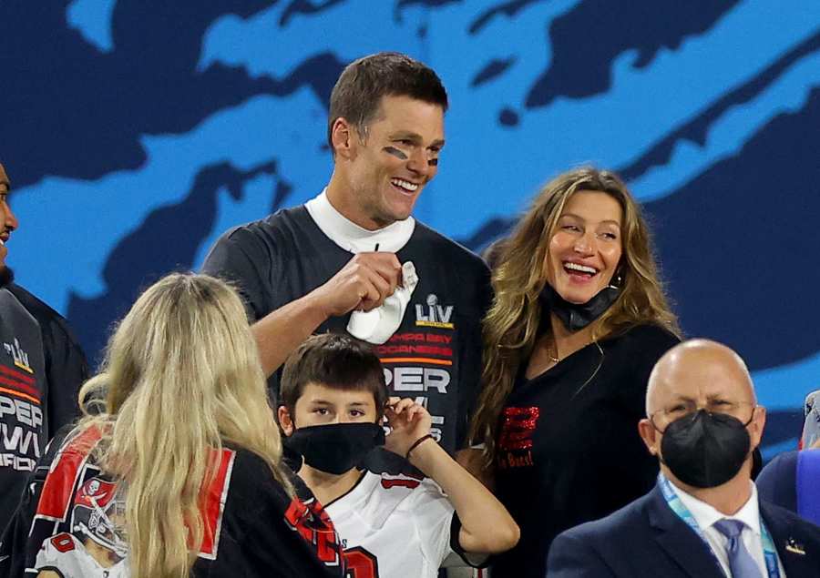 Tom Brady jersey from 700th TD game sells for $1.2M at charity auction -  ESPN