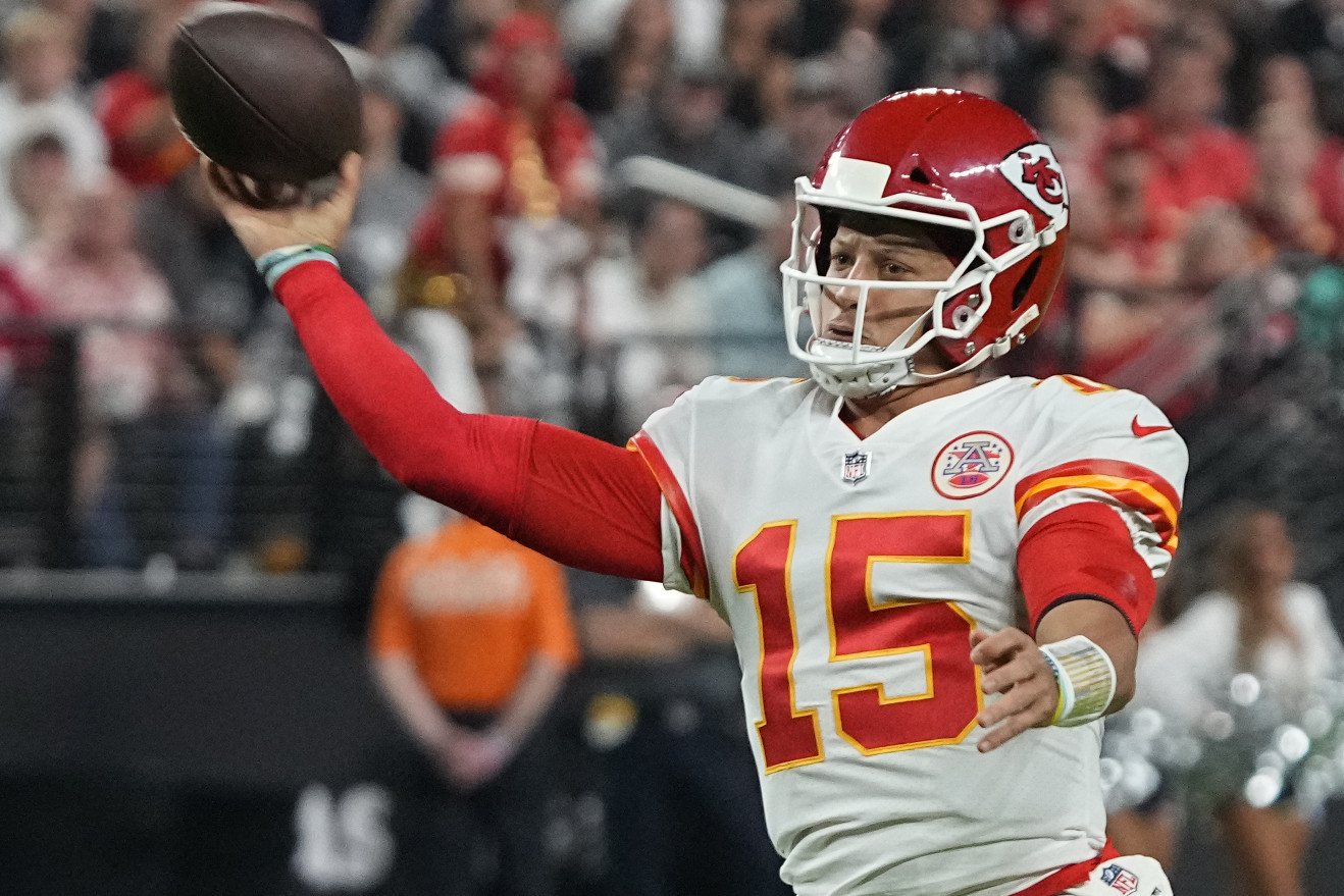 NFL news: Kansas City Chiefs complete wild 17-point turn-around to beat the Las  Vegas Raiders