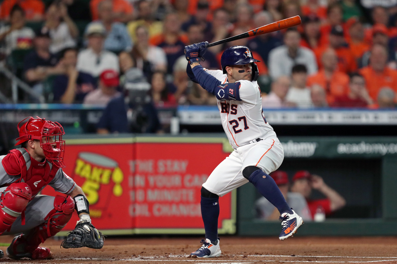 Jose Altuve exits game vs. Angels after hit by pitch