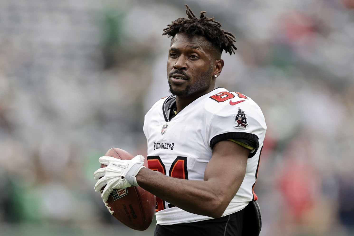 Antonio Brown blasts 'trash' QB Colin Kaepernick, questions