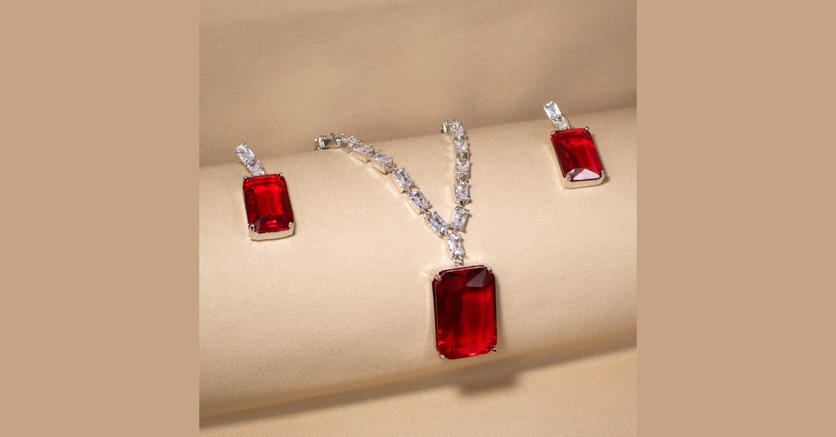 Roselle Spark Necklace Set – Blingvine