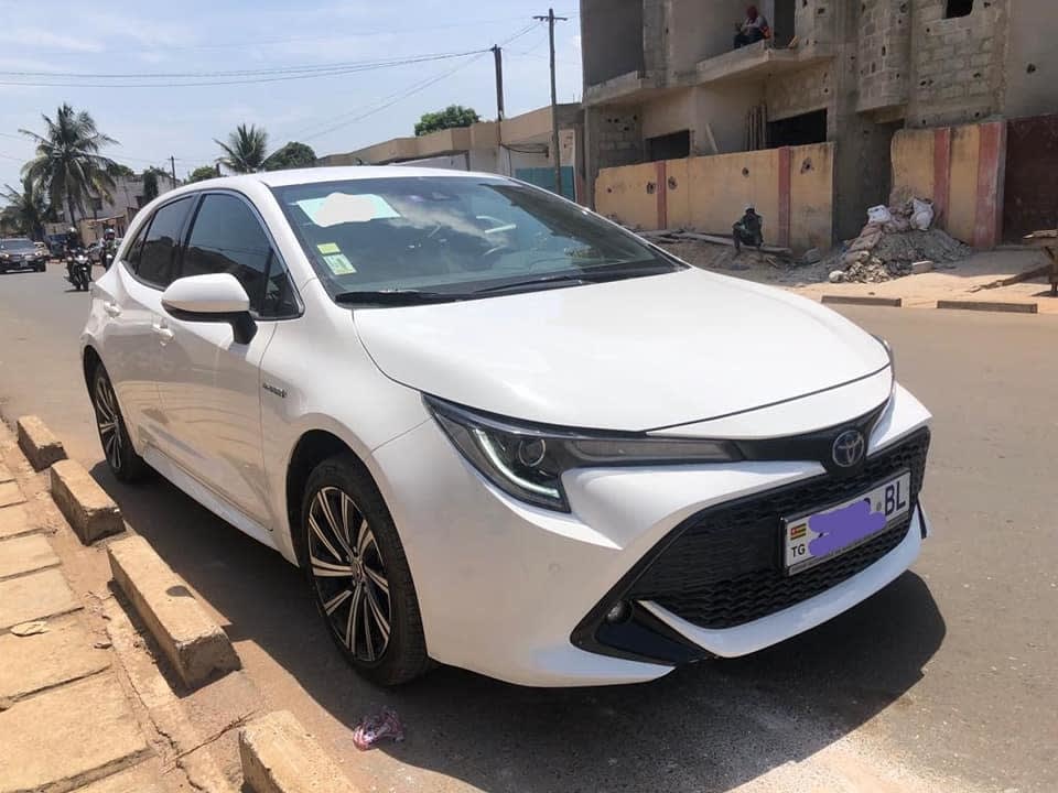 2021 Toyota Corolla Hybrid blanche - Lomé