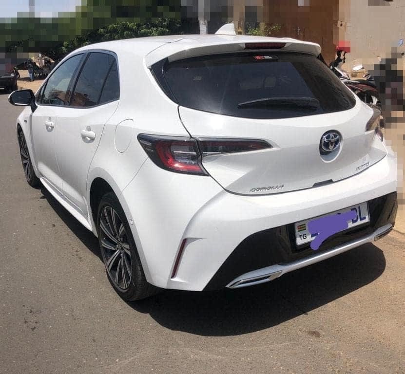 2021 Toyota Corolla Hybrid blanche - Lomé