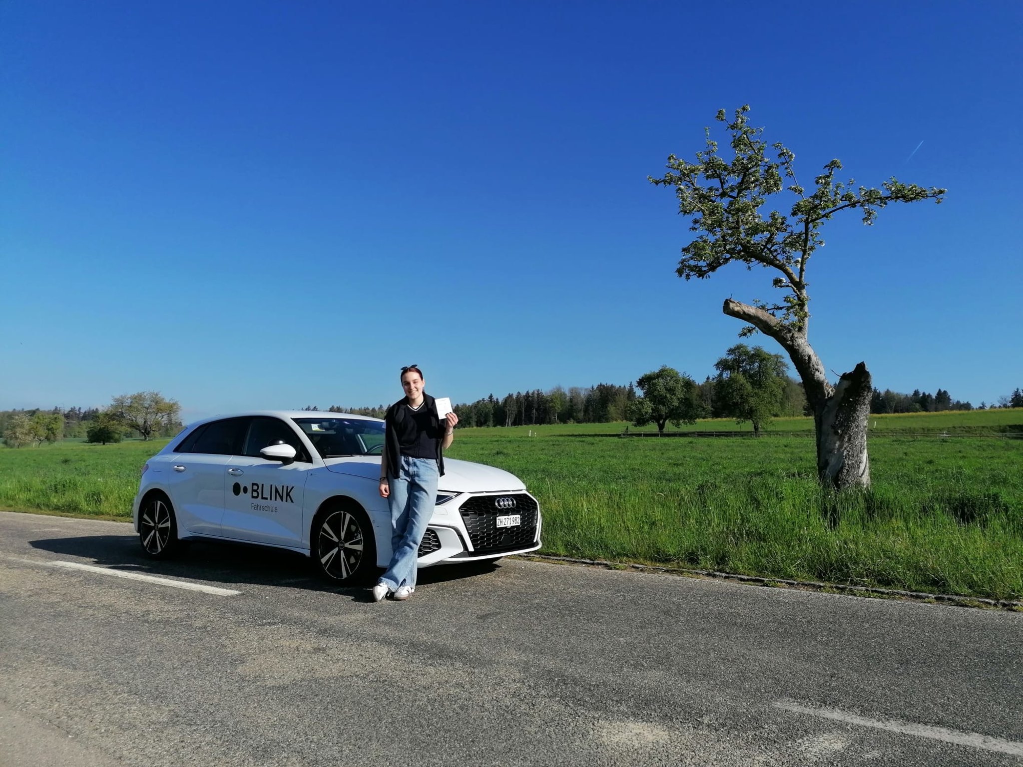 Fahrprüfung bestanden Schülerin in Oerlikon