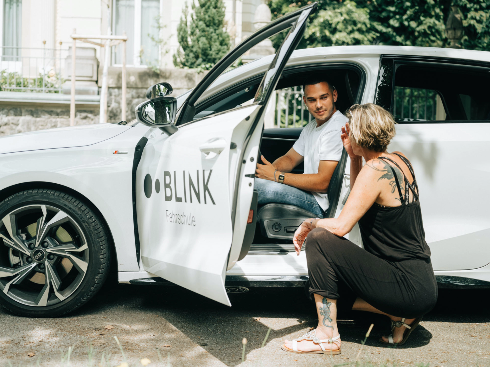 Fahrschueler mit Fahrlehrerin in Wil
