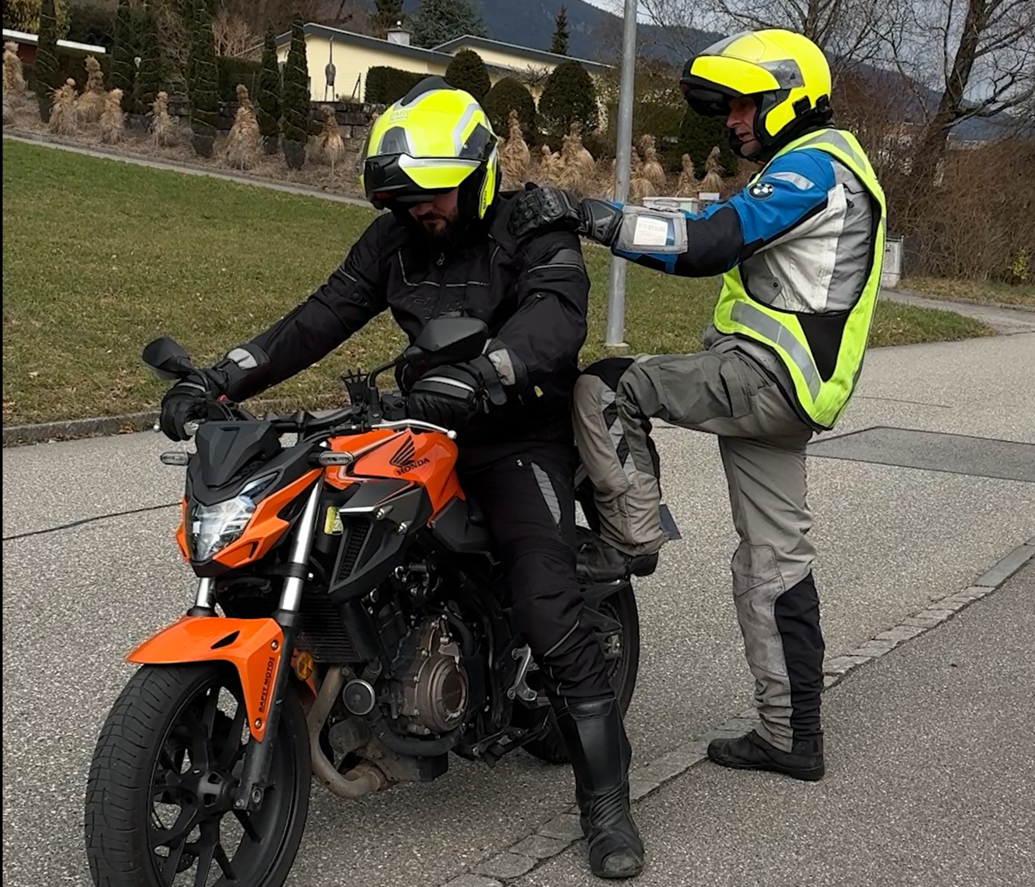 Sozius oder Beifahrer Motorrad - Grundkurs 1