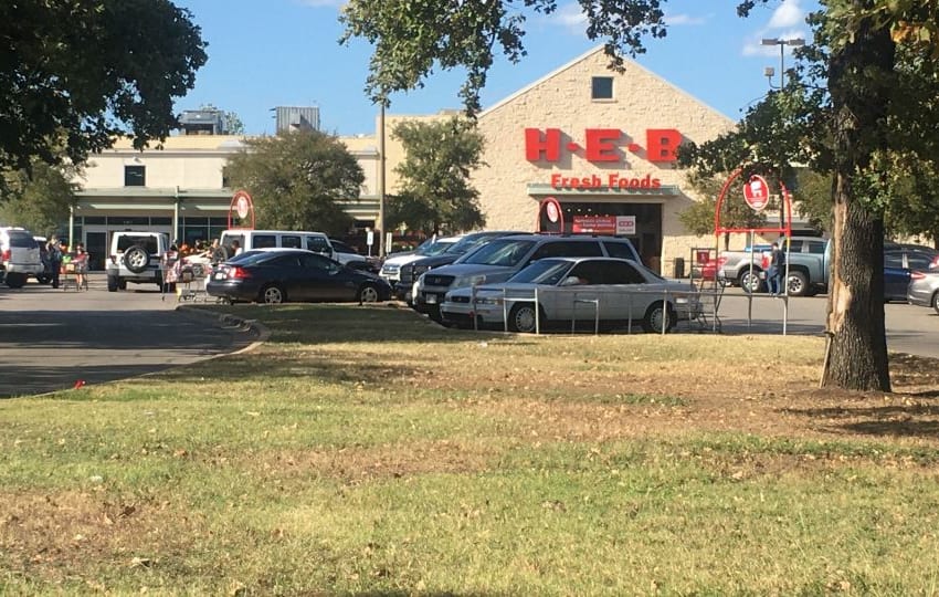H-E-B giving pay raises to workers during COVID-19 outbreak
