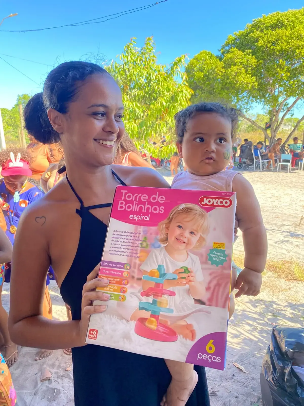 Doação de brinquedos na Aldeia Novos Guerreiros | La Torre