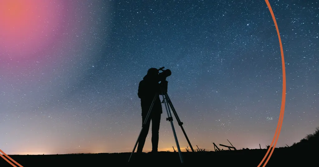 experiência de observar as estrelas por telescópio