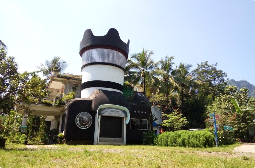 Magelang memiliki objek wisata unik Rumah Kamera