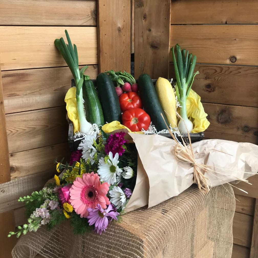 La Plata Florist Flower Delivery by Gateway Florist