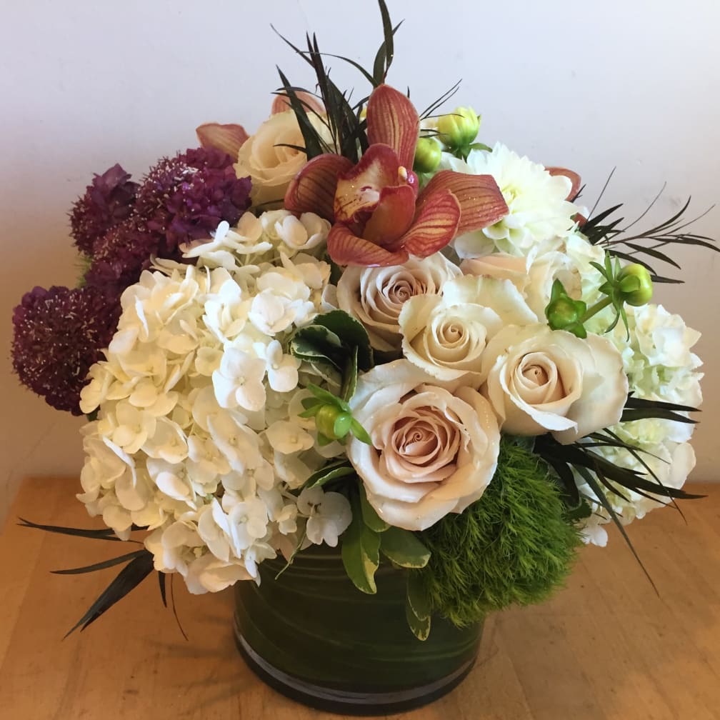 Purcellville Florist Flower Delivery by Designing Flowers llc