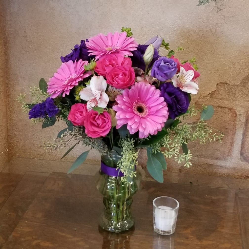 Saugus Florist Flower Delivery by Charmaine's Bouquet Canyon Florist