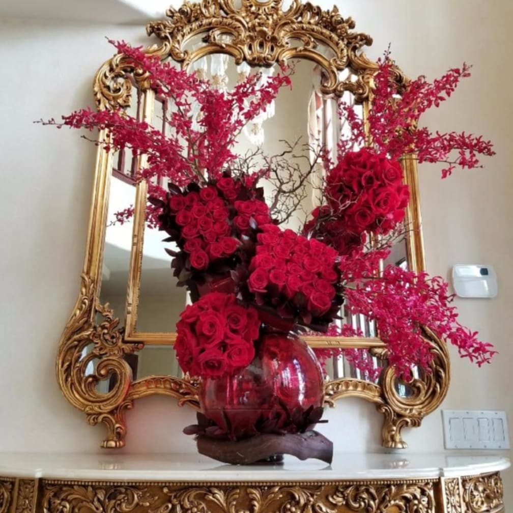 Tarzana Florist Flower Delivery by Flowers and Designs by Gina