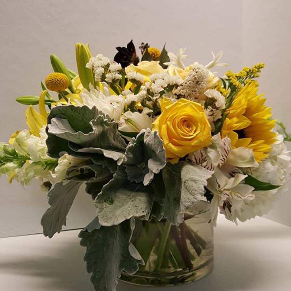 University City Florist Flower Delivery By Flamenco Flowers