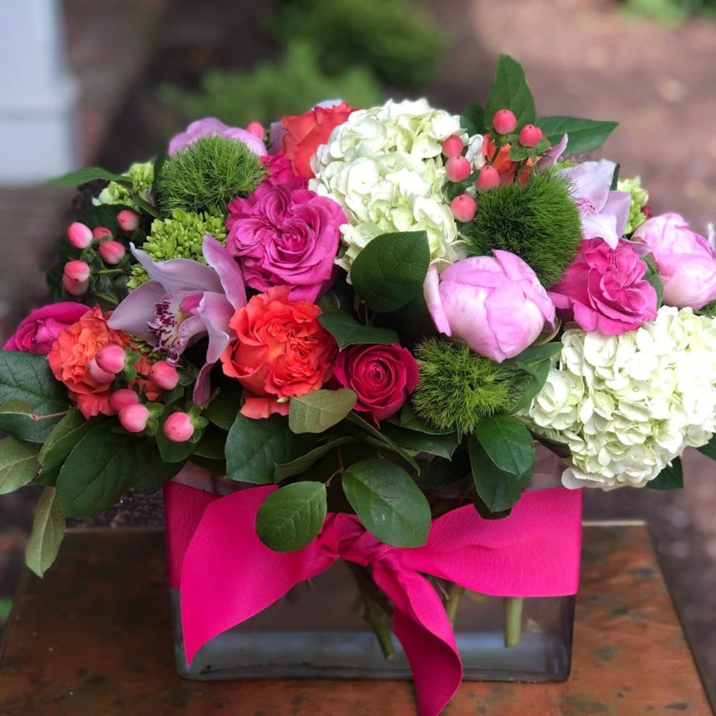 Wilmington Florist Flower Delivery By Petals Flowers And Fine Gifts