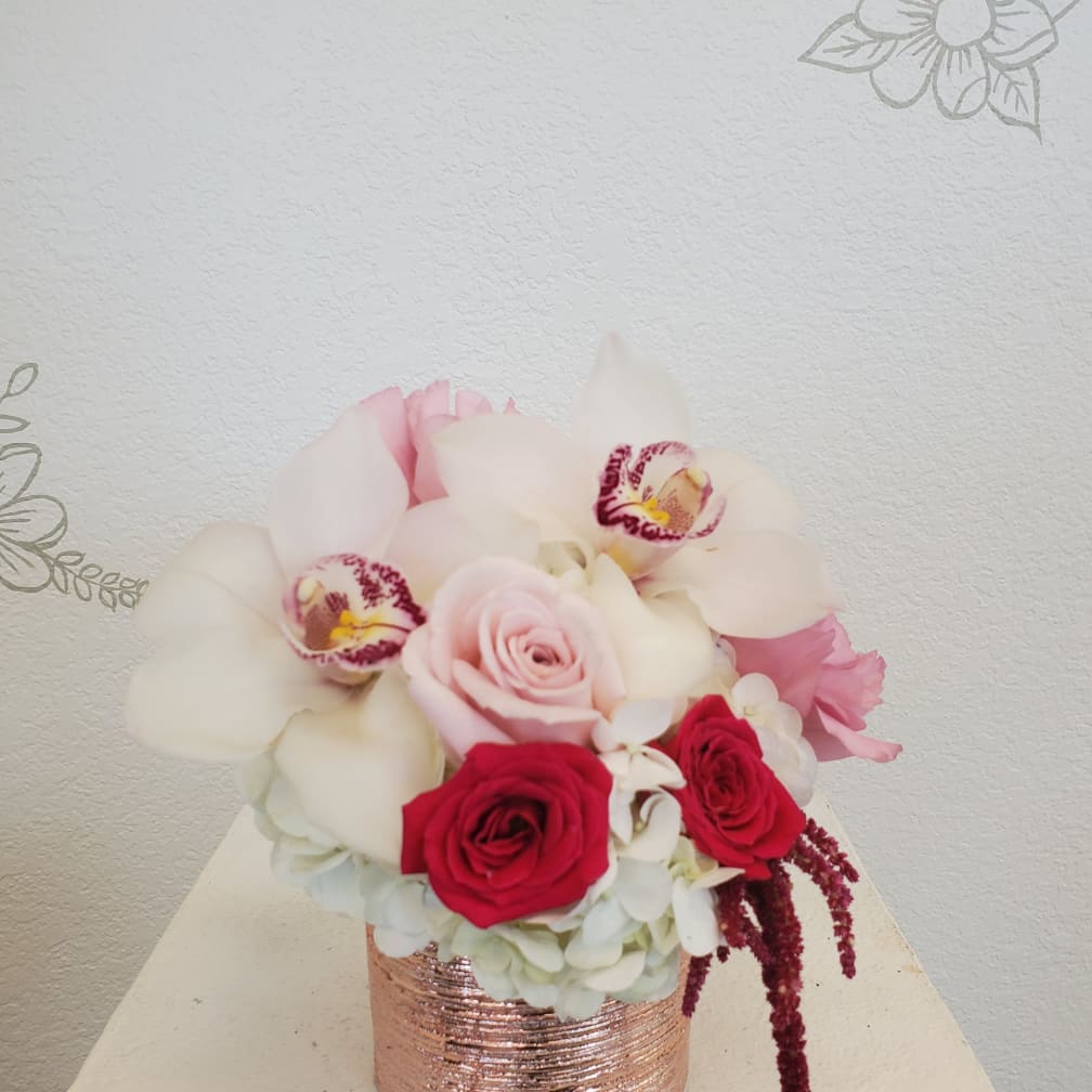 Saugus Florist Flower Delivery by Charmaine's Bouquet Canyon Florist