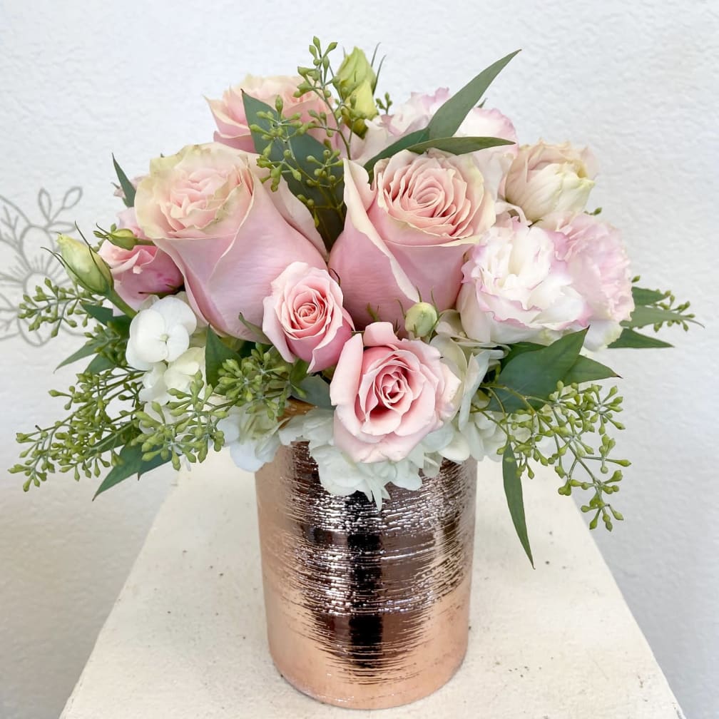 Saugus Florist Flower Delivery by Charmaine's Bouquet Canyon Florist