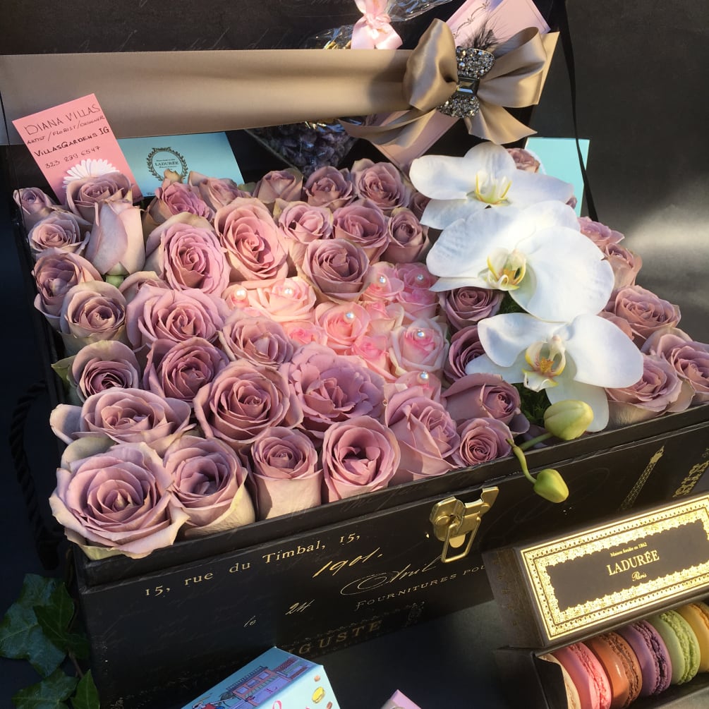 Unique and luxurious floral box. Med/large size. Gifts are extra. by