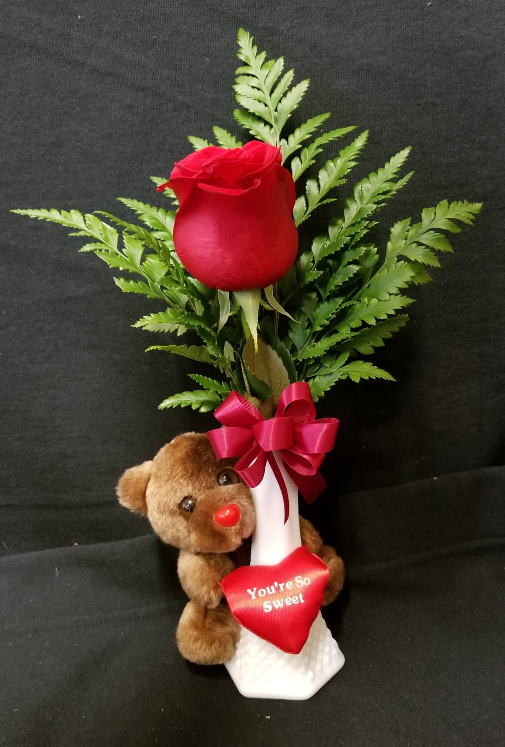 You Re So Sweet Lil Rose Bud Vase Arrangement By Kern Park Flower