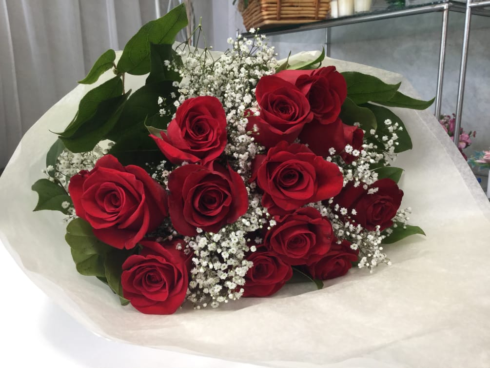 A Dozen Reasons To Love Rose Bouquet