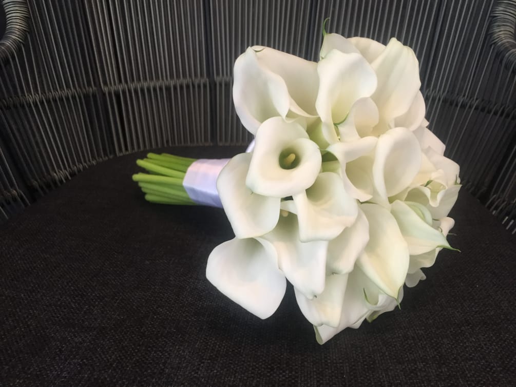 calla lily bridesmaid bouquet