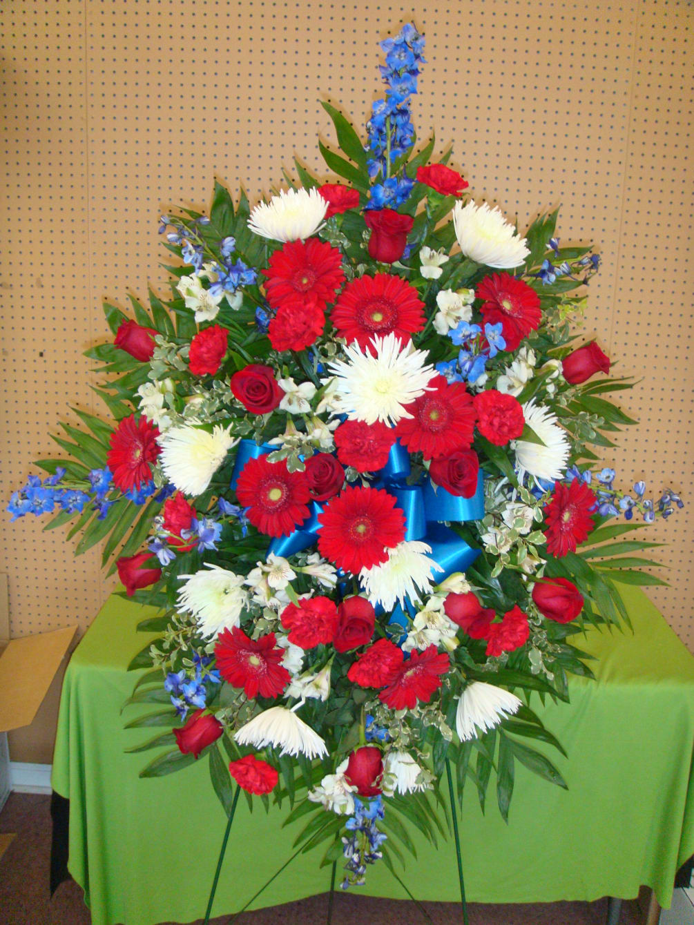 Sae50 Patriotic Tribute Of Redwhite Blue Flower Mix