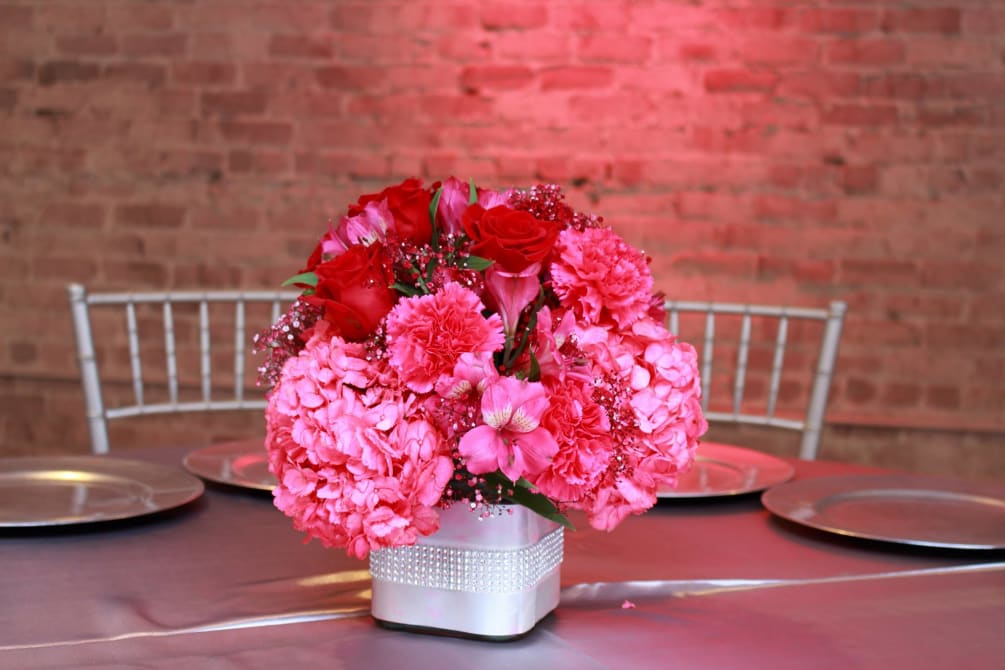 Pink Red Cube Vase Centerpiece By Bee S Flowers