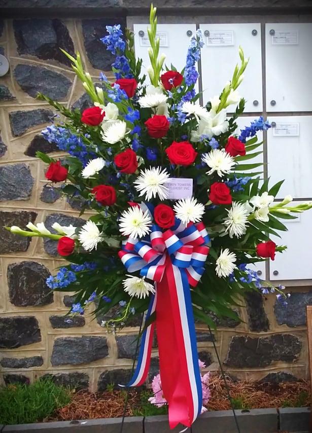 PATRIOTIC SPIRIT SPRAY WITH RED ROSES in Arlington, VA ...