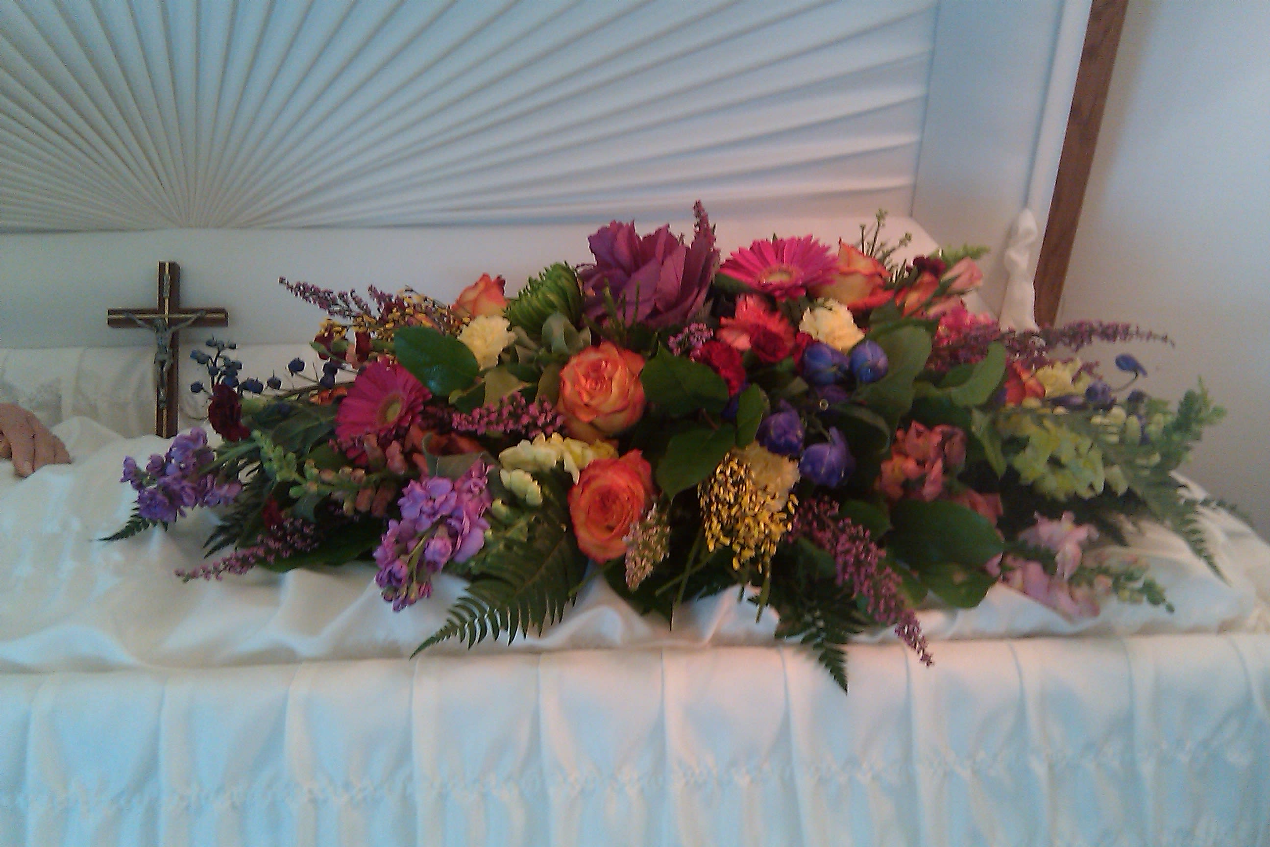 Garden of Glory Inside Casket Spray in Murrysville, PA ...