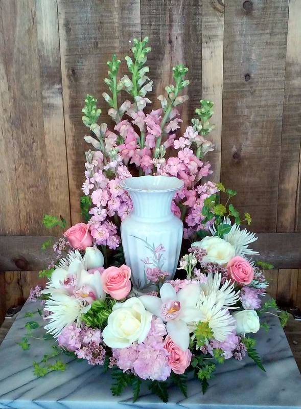 Soft Pink Urn Arrangement In Las Vegas Nv Windmill Floral Expressions 