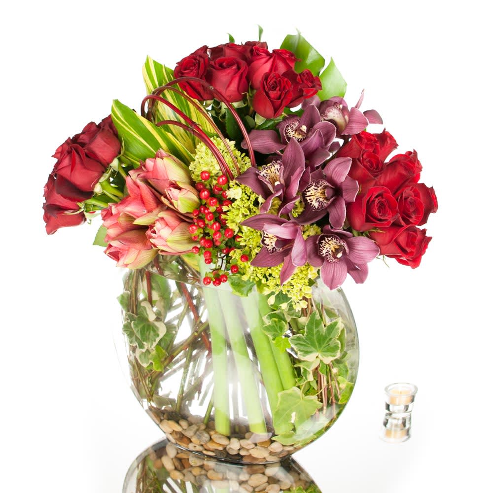 Red rose Mix in Sherman Oaks, CA | Sherman Oaks Florist