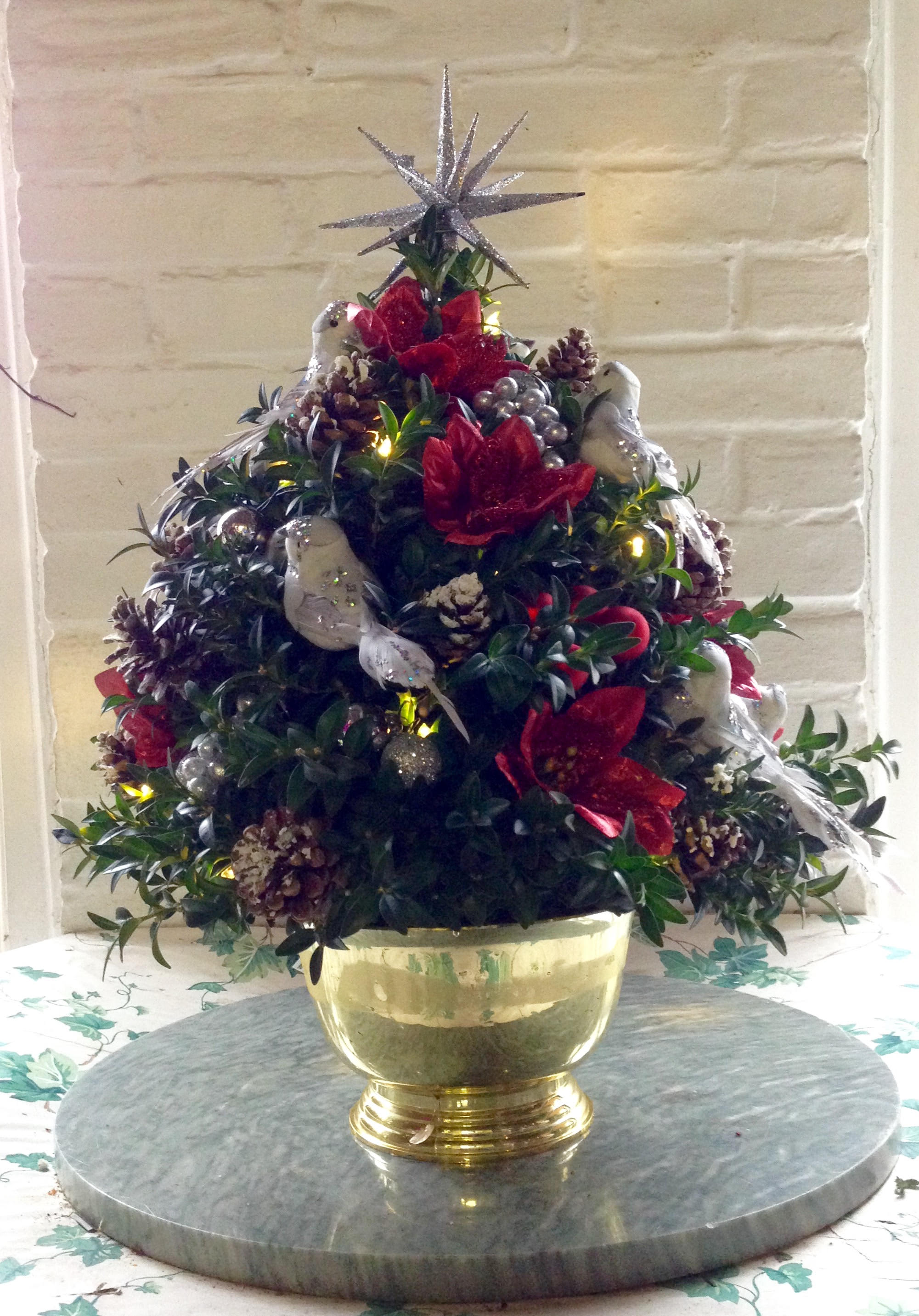 Birds Christmas Tree In Woodmere Ny The Woodmere Florist