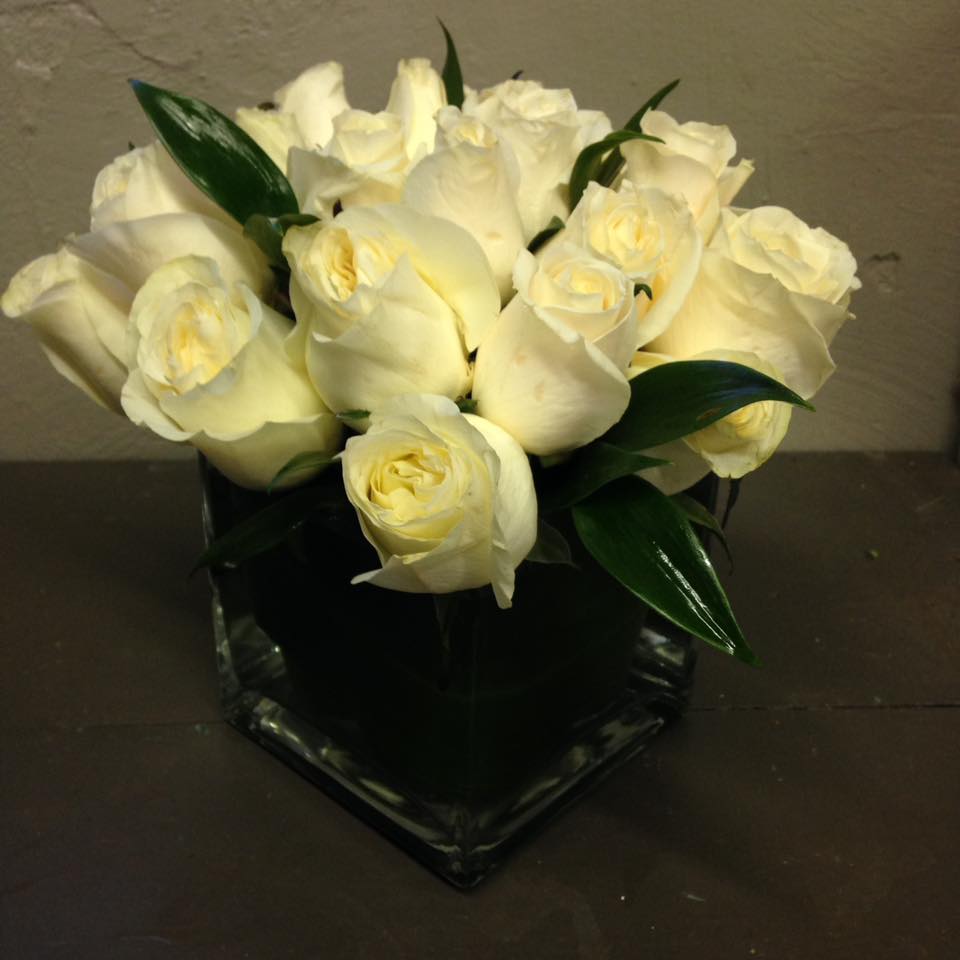 White Roses In Aliquippa Pa Bate S Flower Shoppe