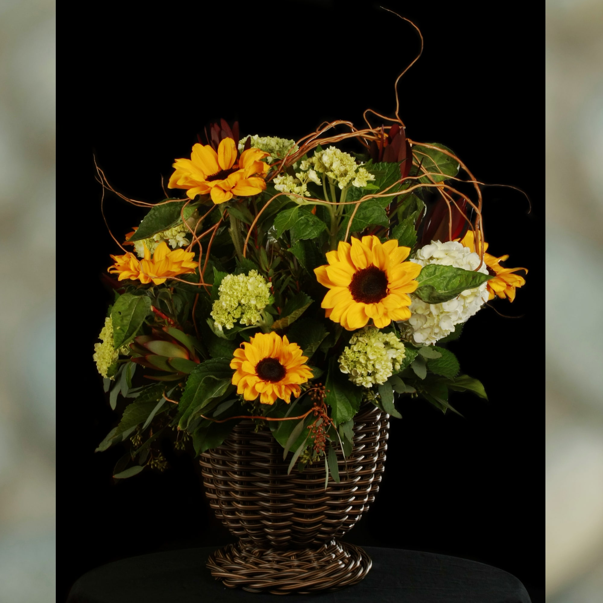 Sunflower Urn (SF68) in Claremont, CA Sherwood Florist & UniqueArt Gallery