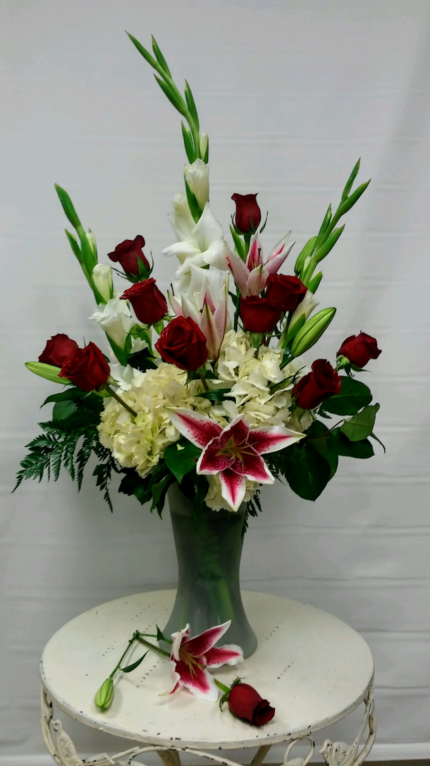 Splendor In Olive Branch Ms The Yellow Rose Florist