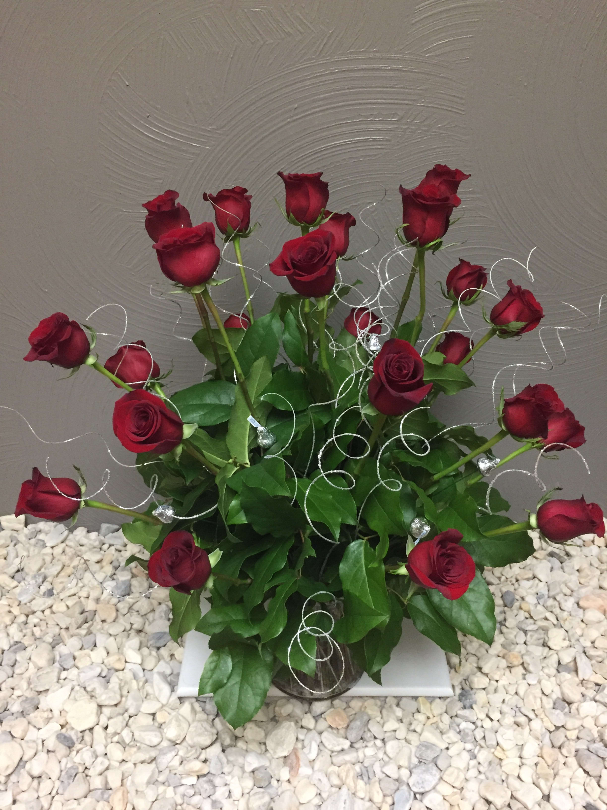 2 Dozen Roses In Weatherford Ok King S Gift And Flower Shop