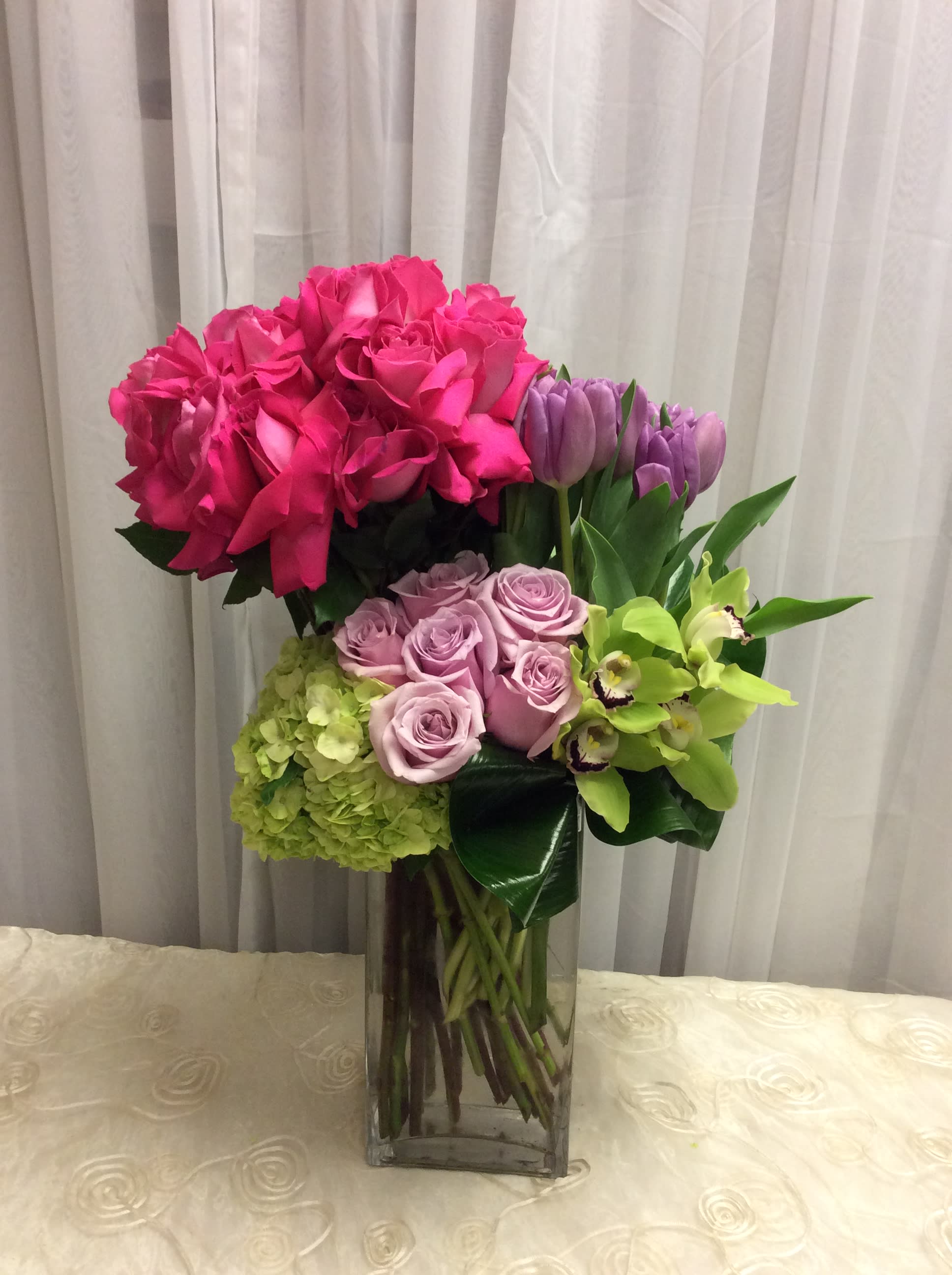Modern Tall Arrangement in Pasadena, CA | Duran's Flowers