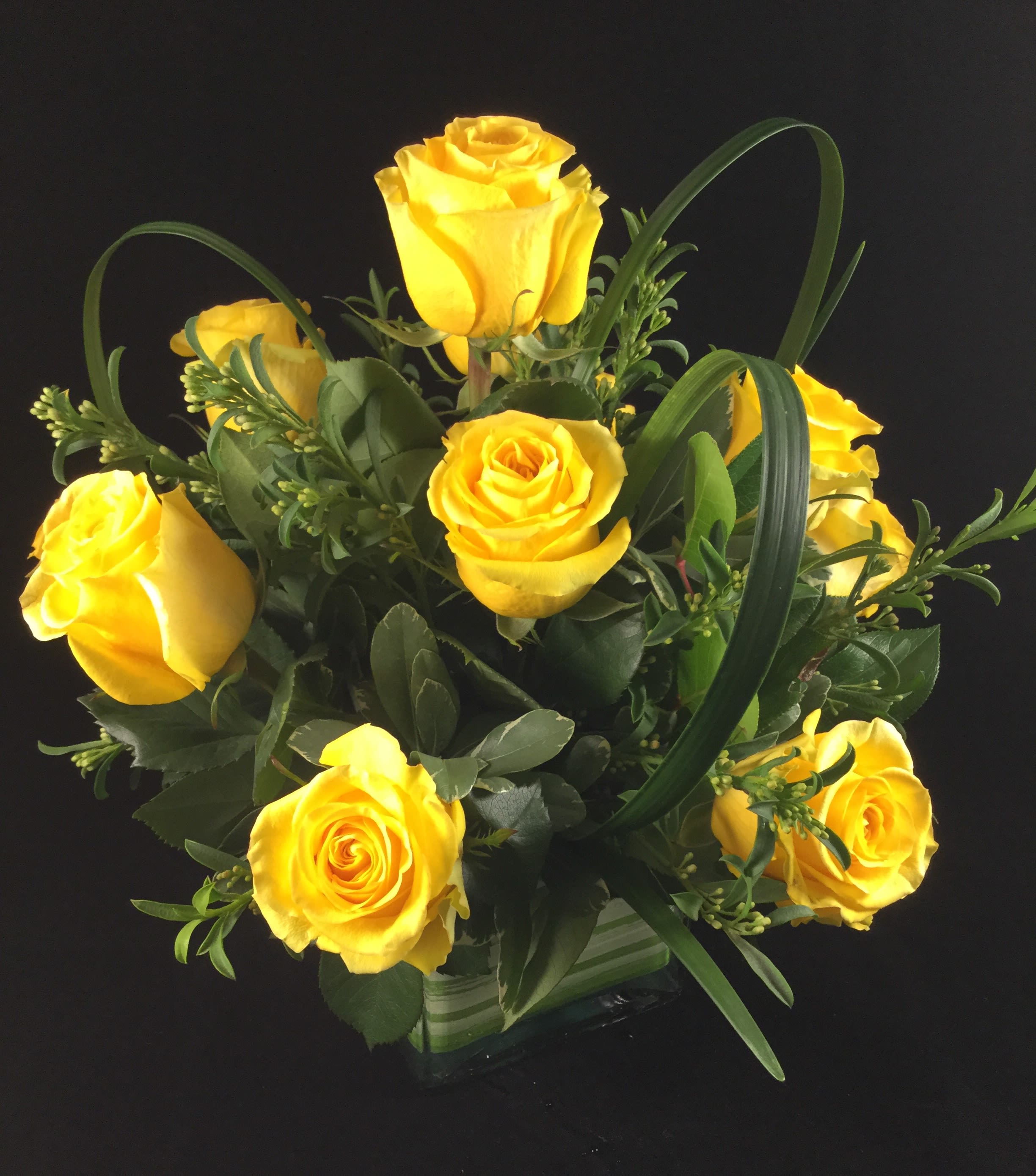 50 Stunning Picture Of A Dozen Roses | Decor & Design ...
