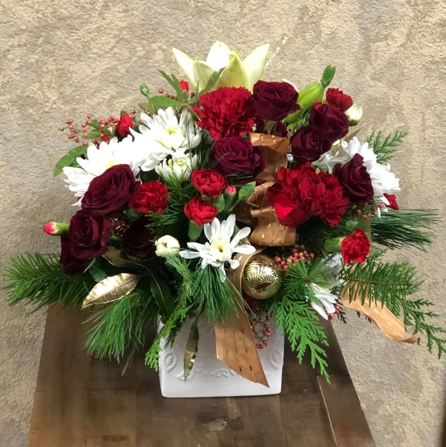 christmas themed flower arrangements