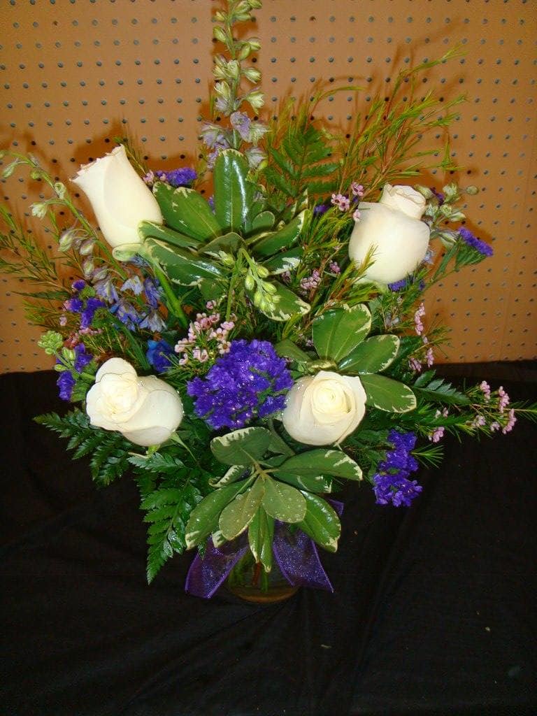 V21 Enchanted Cottage in Huntsville, AL Country Home Flowers & Gifts