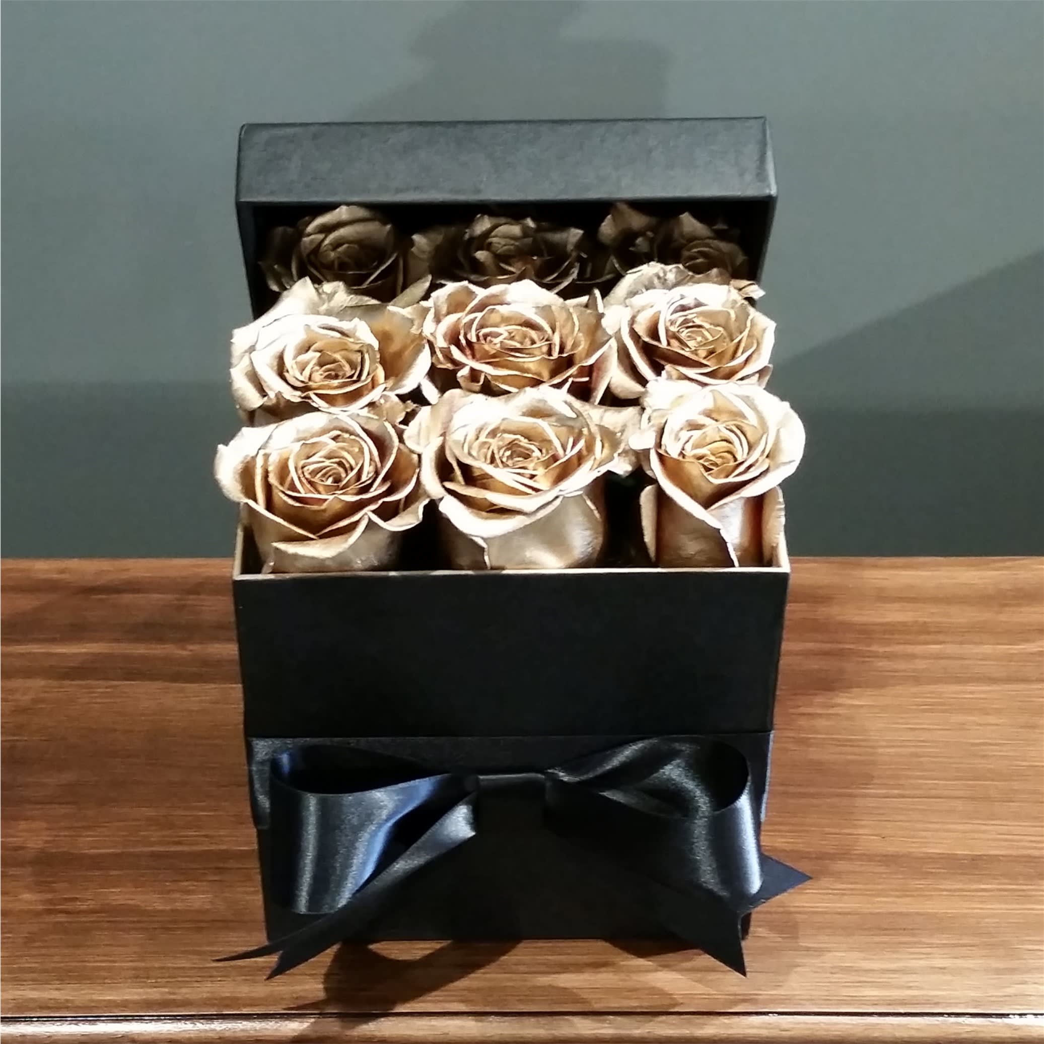 9 FRESH Roses in a Box 24 Karat GOLDDipped by Wicked Florist NYC