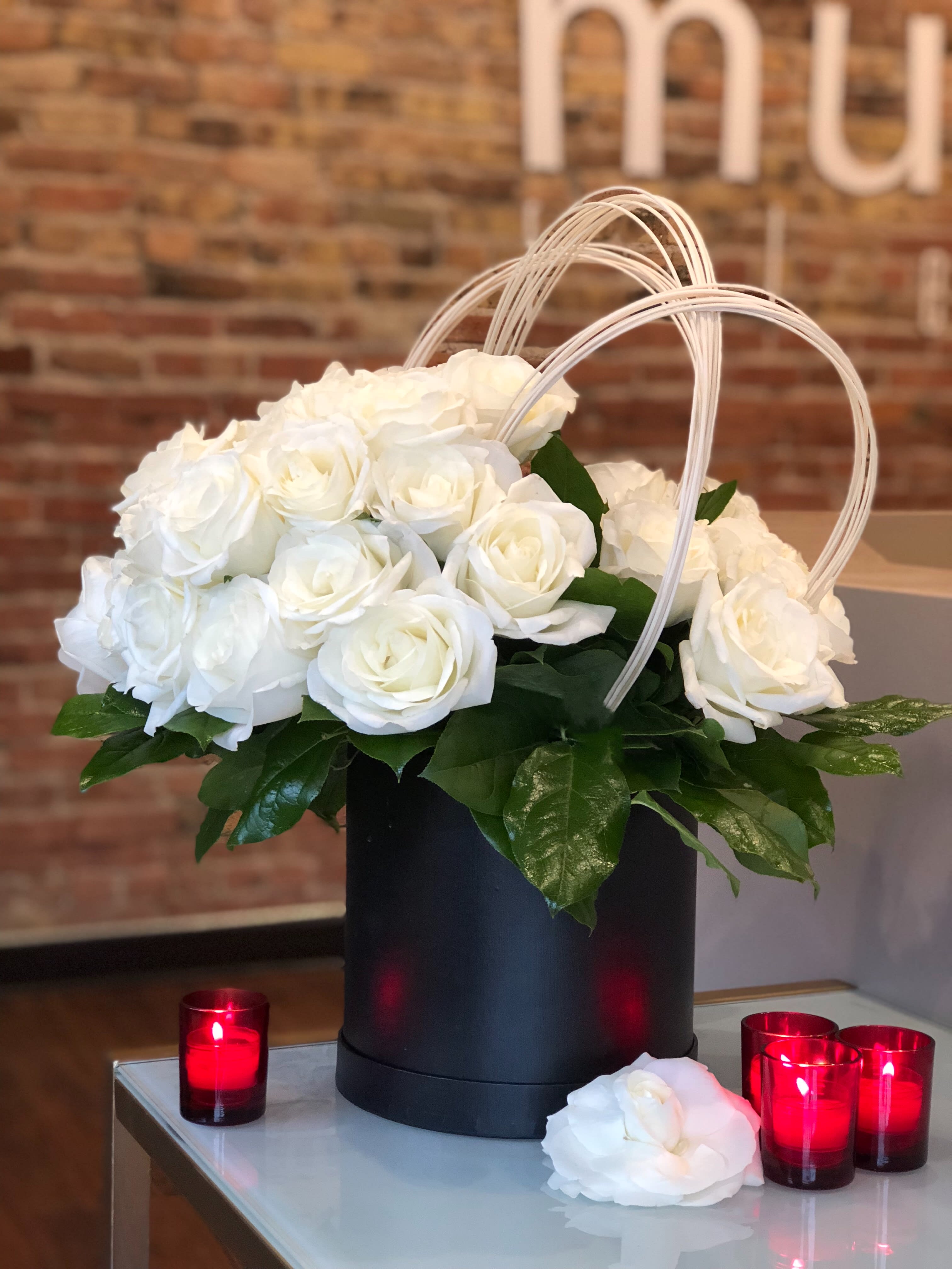48 Luxe White Roses in Chicago, IL Mudd Fleur