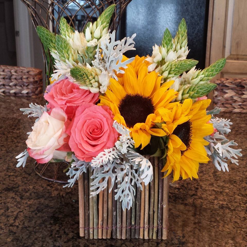 Bright Sunflowers Roses Star Of Bethlehem By Simply Flowers