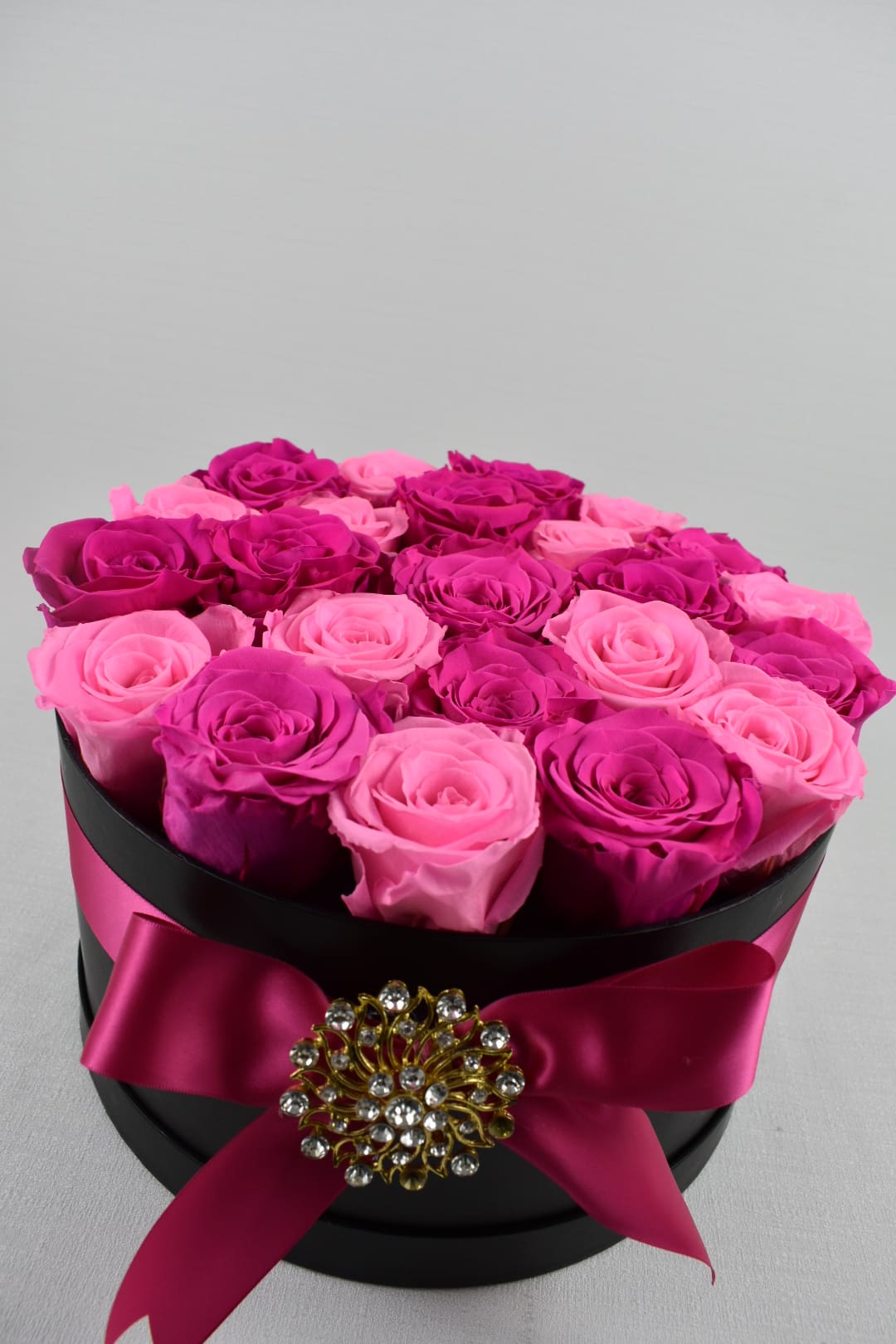 Everlasting Roses Black box, Shades of pink roses in Los Angeles, CA