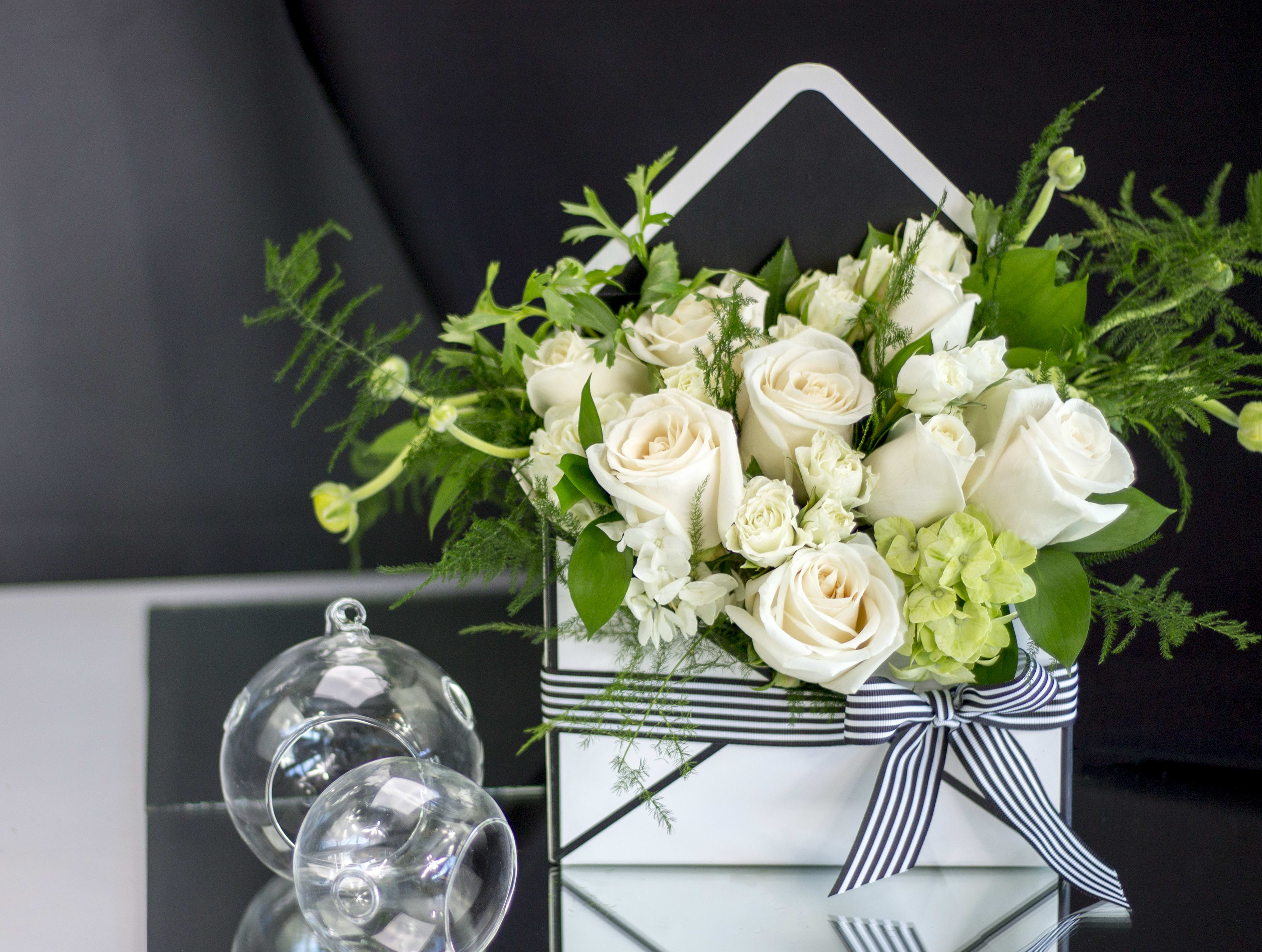 Elegant Flower Arrangement in Modern Envelope in Miami ...