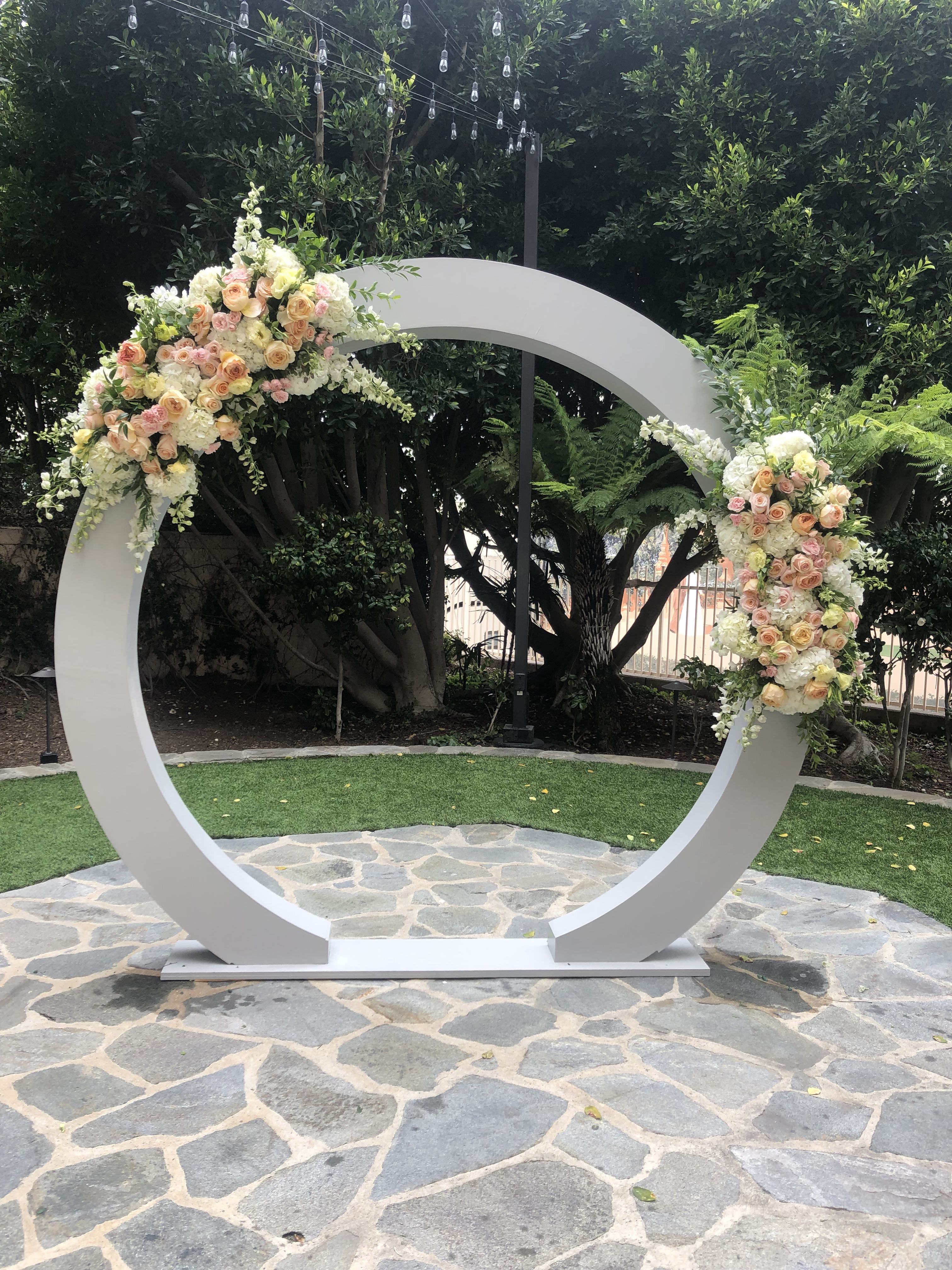 Wedding Arch WA2 in Los Angeles, CA | Effusive Flowers