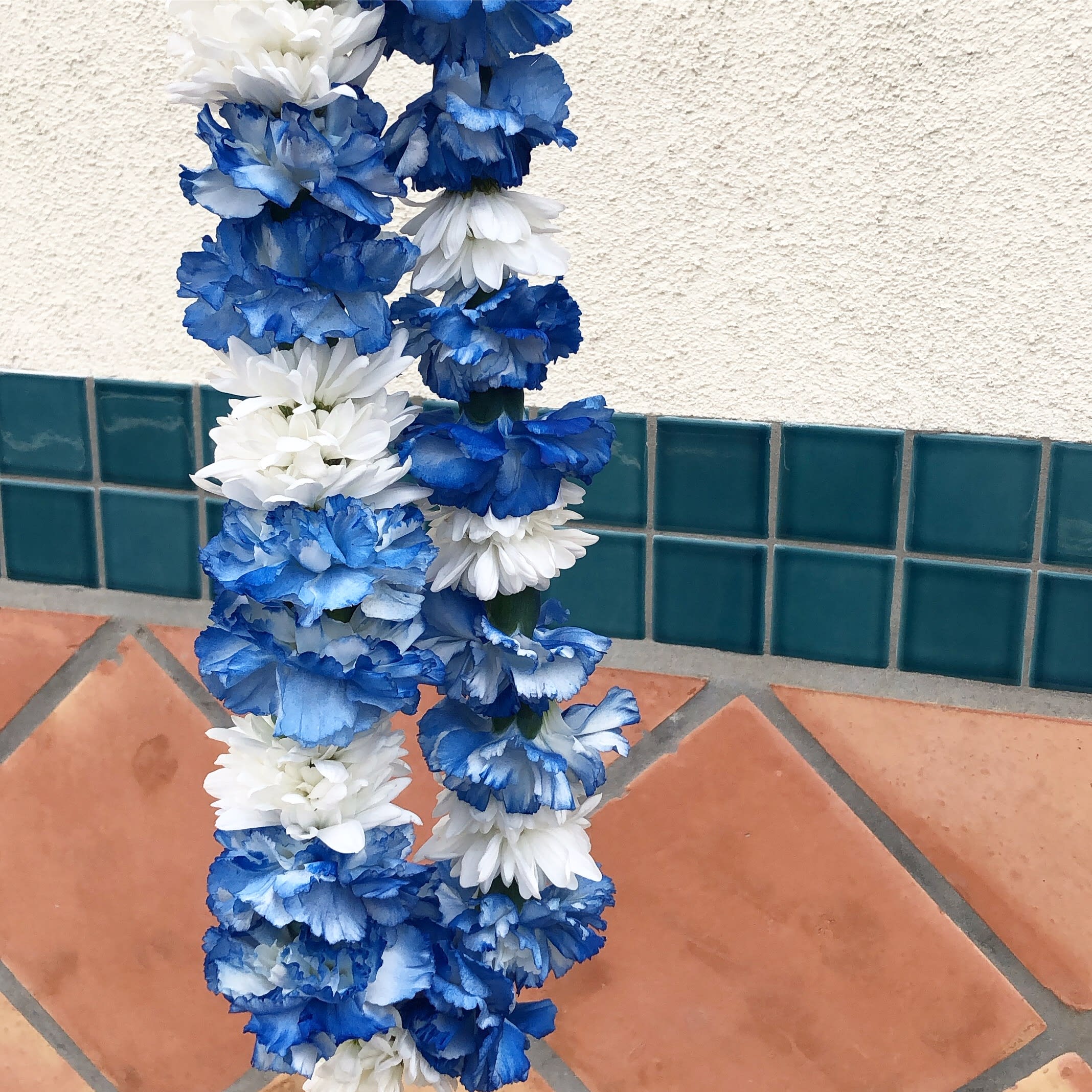 Carnation Lei in Highland, CA Hilton's Flowers